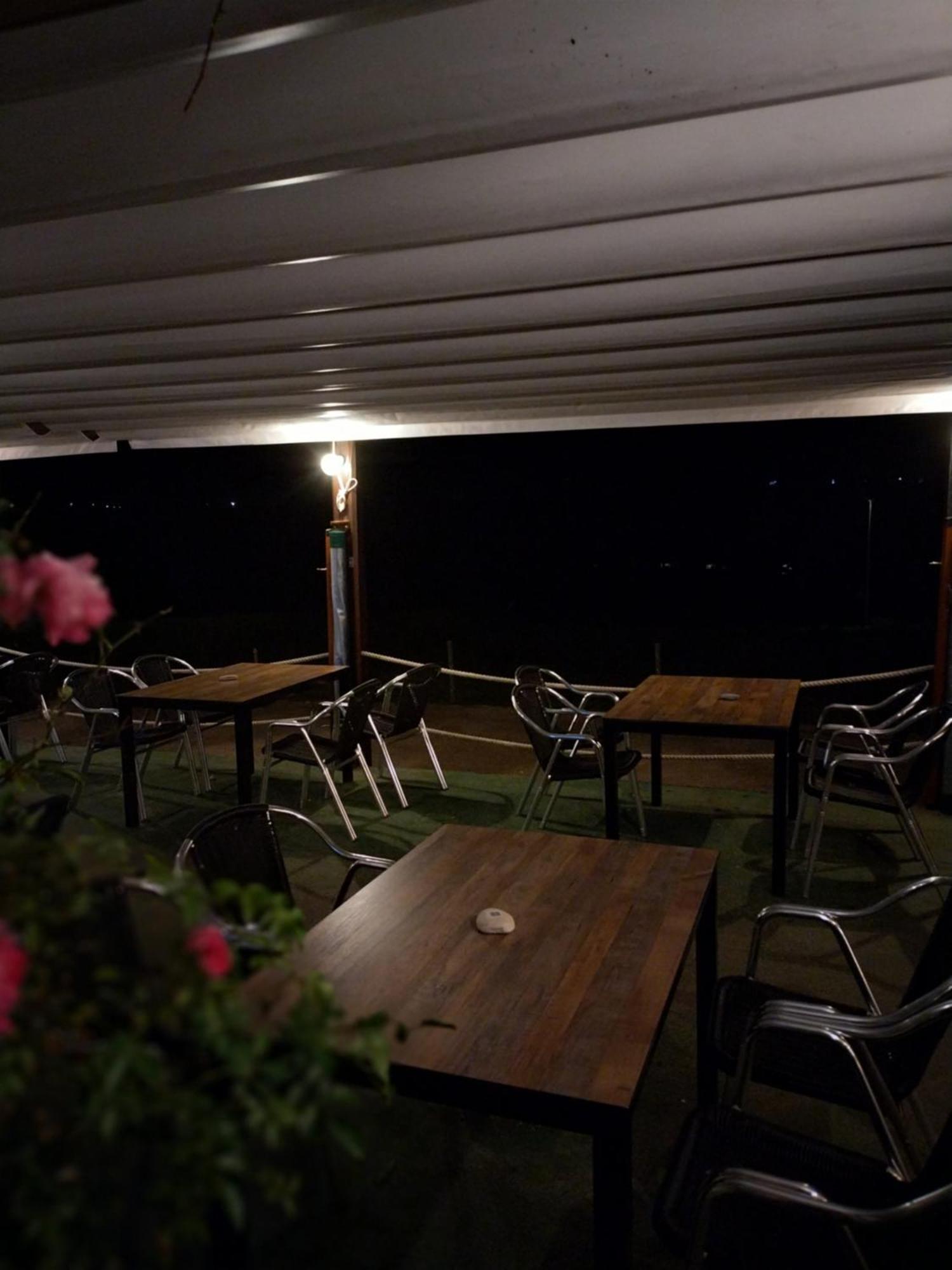 Hostal Restaurante Parajes Кастропол Екстериор снимка