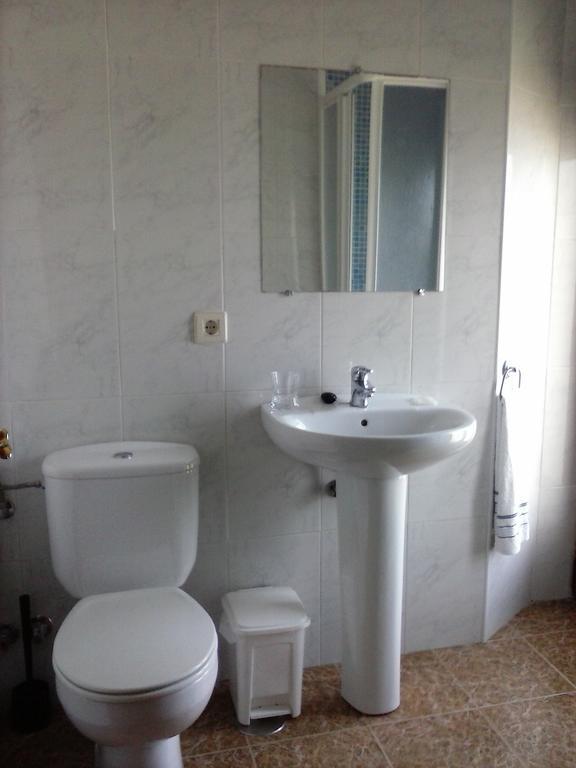 Hostal Restaurante Parajes Кастропол Екстериор снимка
